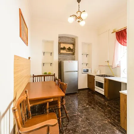 Apartment Near Arena